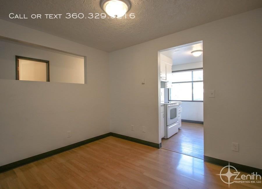 2424 Rossiter Ln - Photo 3 of 3