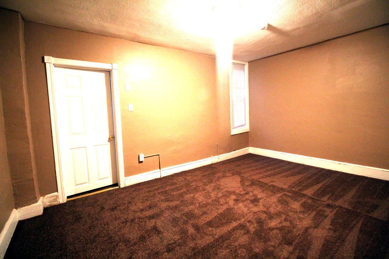 1218 Hanson St - Photo 2 of 5