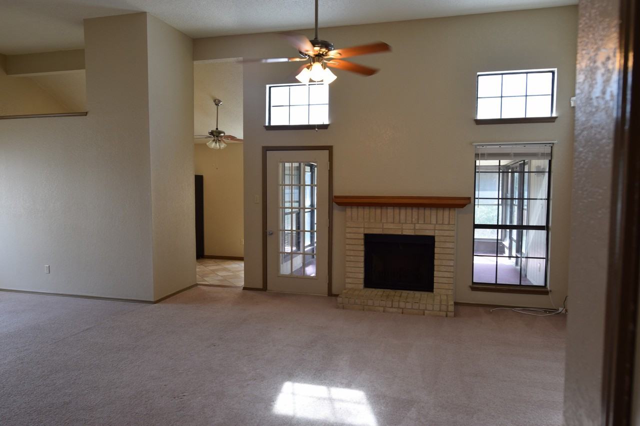 1909 Kingwood Dr - Photo 6 of 16