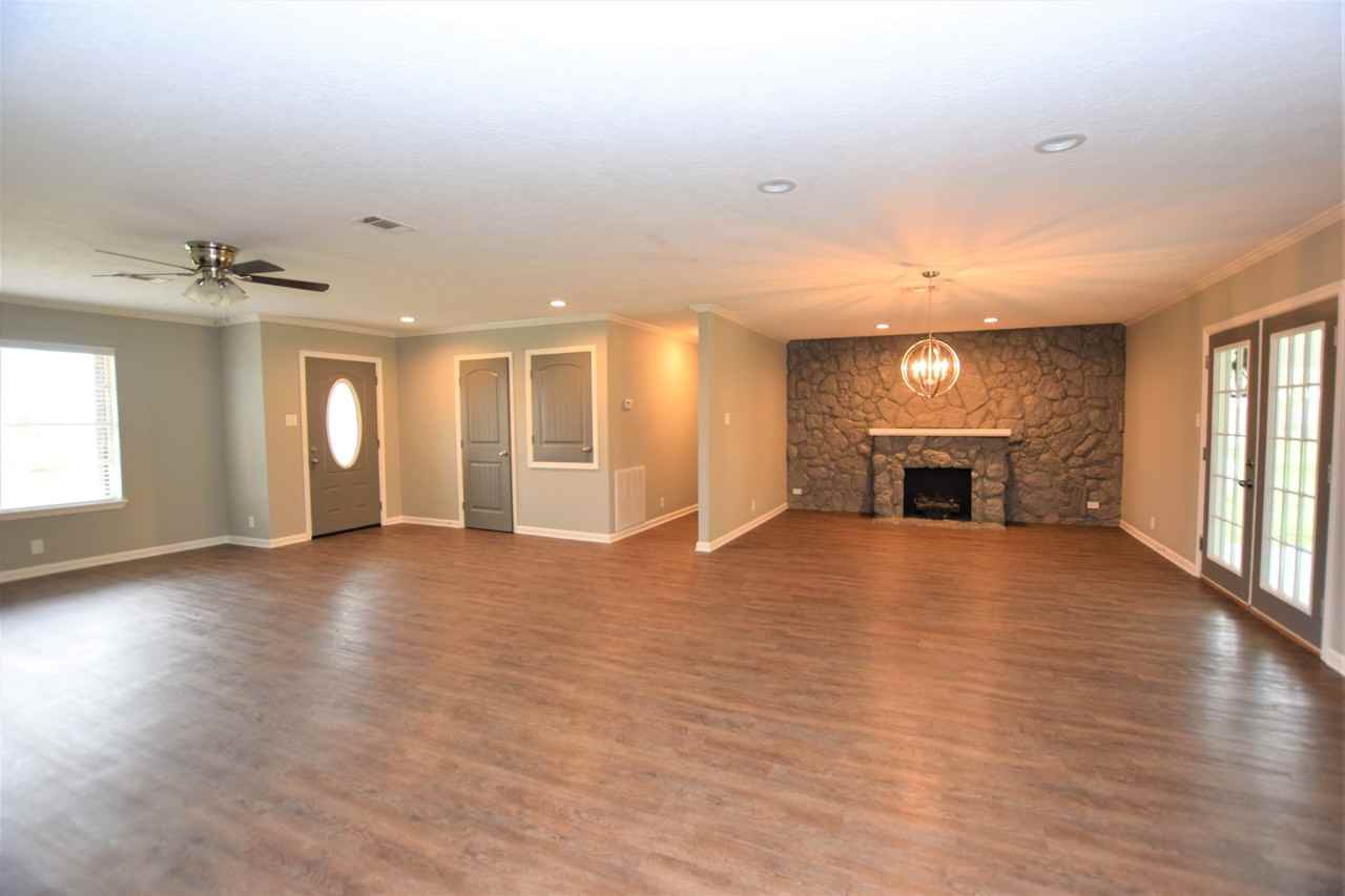 10092 Fournerat Rd - Photo 2 of 11