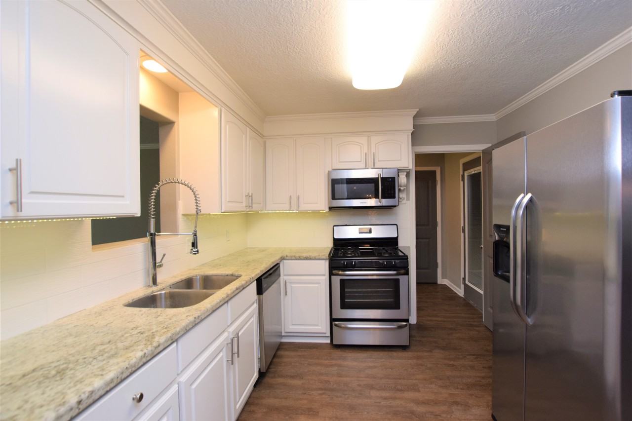 10092 Fournerat Rd - Photo 3 of 11