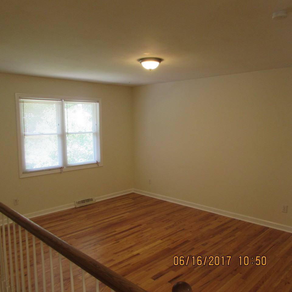 5408 NE 59th Terrace - Photo 3 of 5