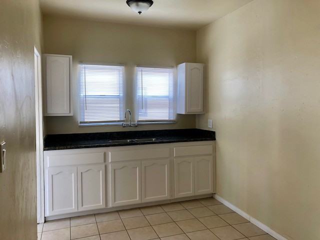 1361 E 50th St - Photo 2 of 4