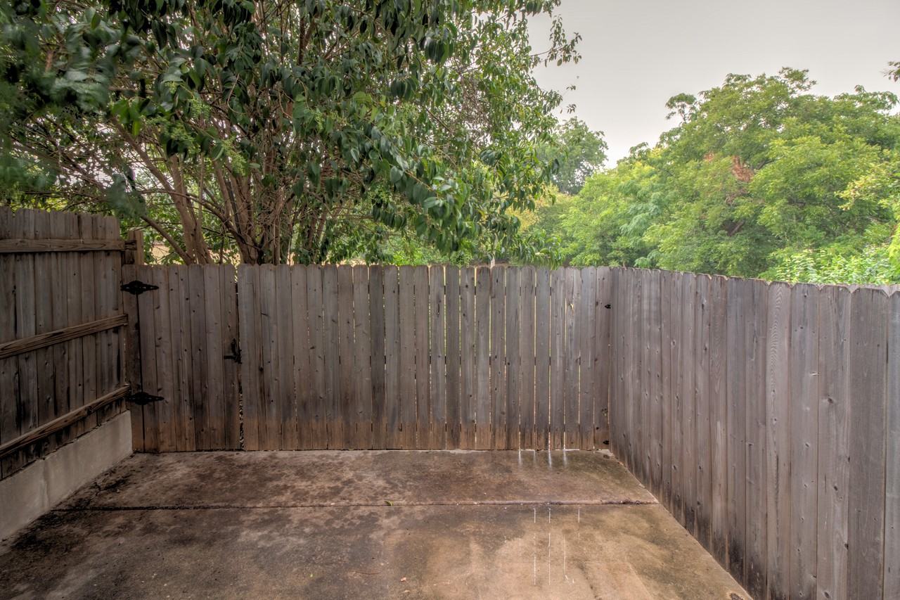 202 S. College St - Photo 7 of 12