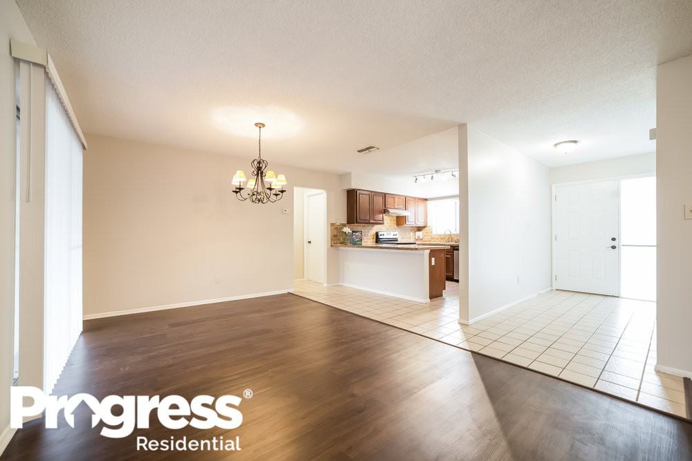4703 Grenville Ln - Photo 3 of 15
