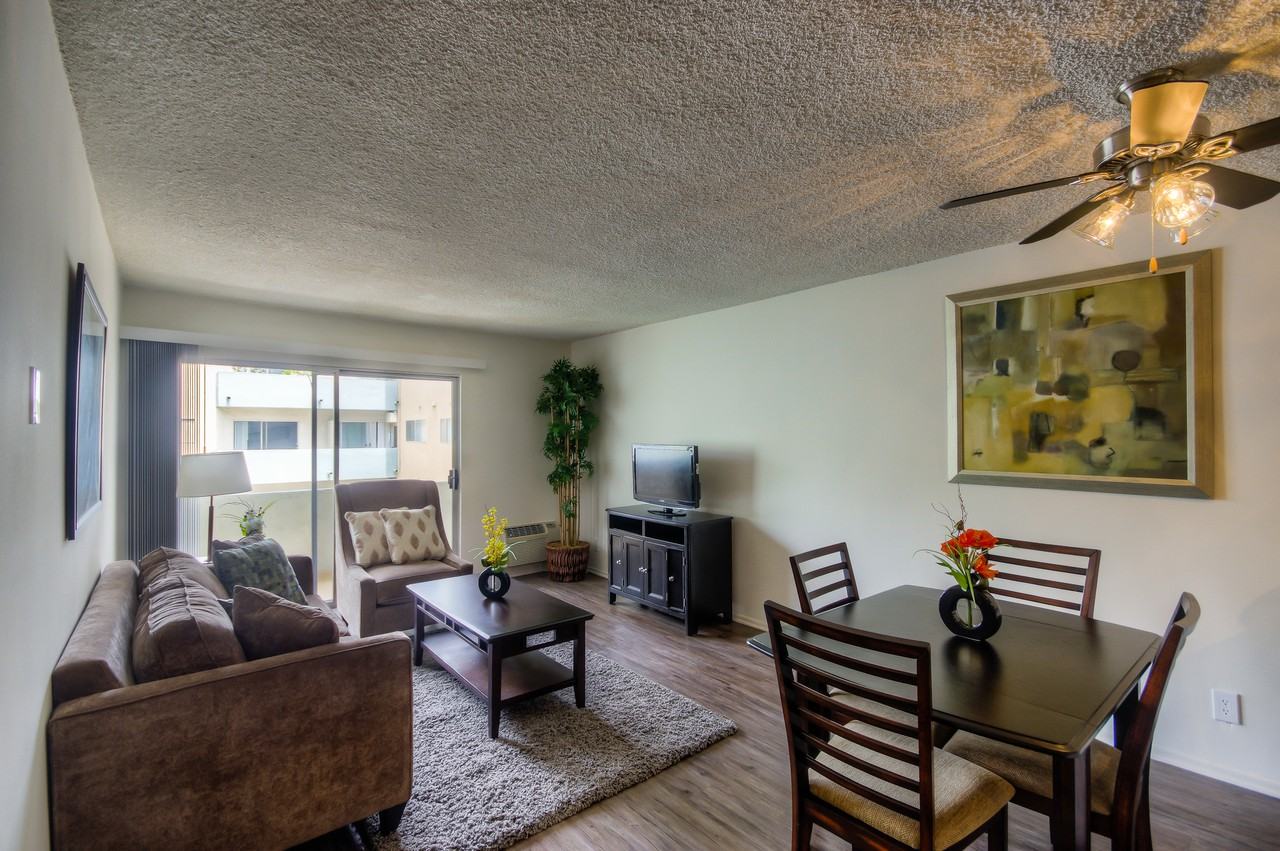 Bay on 6th - Photo 5 of 9