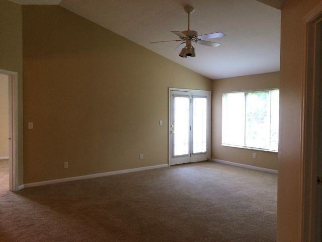 539 Cloverfield Ln #307 - Photo 3 of 12