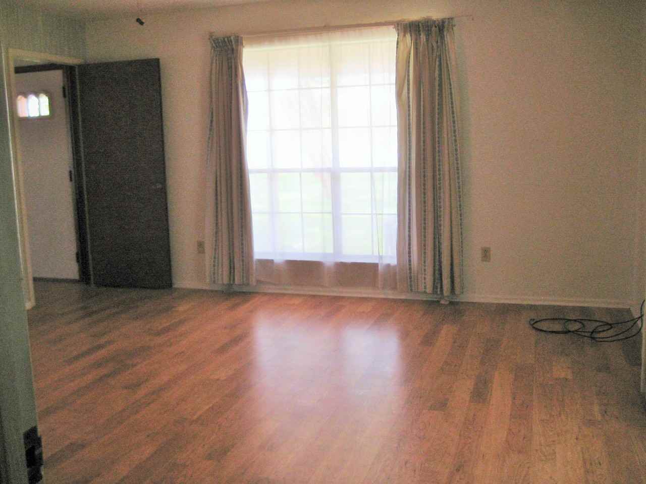 2452 2nd St - Photo 2 of 11