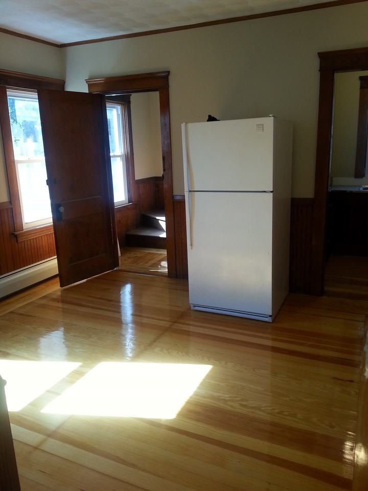 194-196 Oriole Ave. - Photo 3 of 8