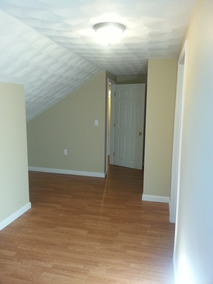 194-196 Oriole Ave. - Photo 2 of 8