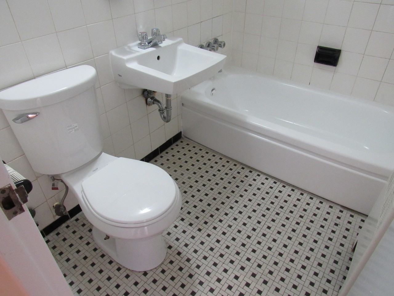 2 Wycombe Road - Photo 3 of 10