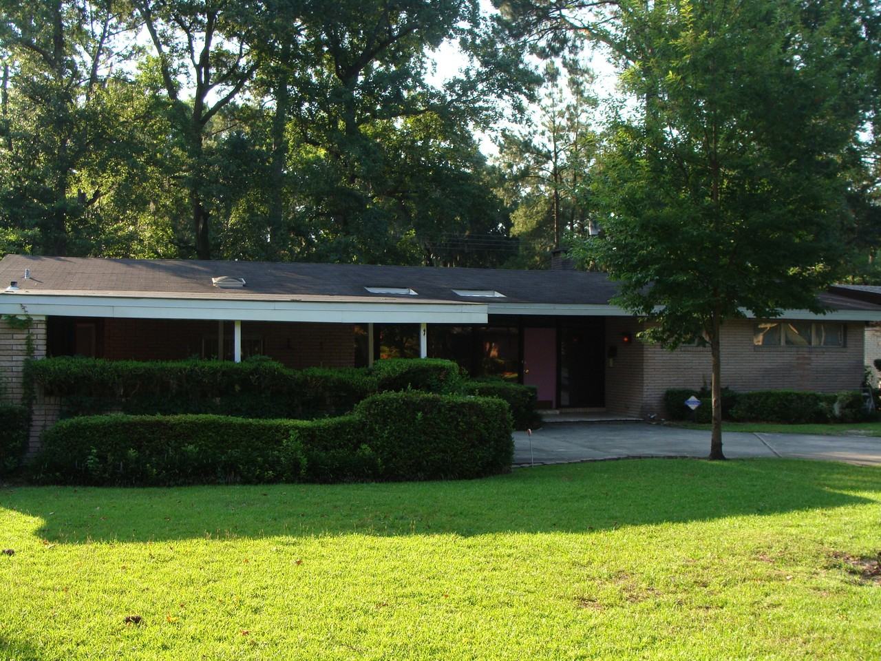 4744 Fairfax Dr - Photo 2 of 20