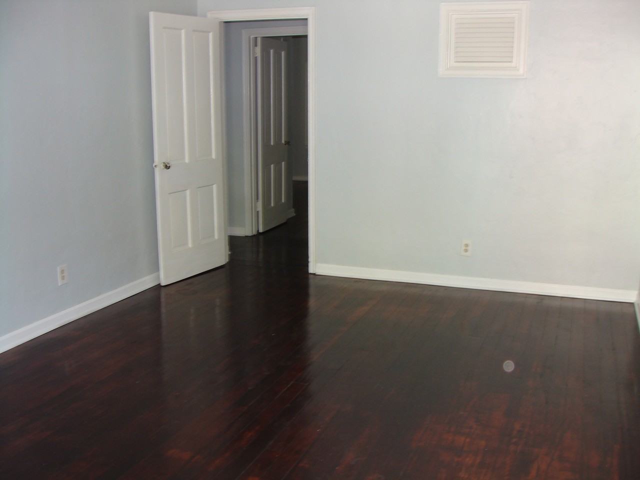 1306 E 55th St - Photo 2 of 8