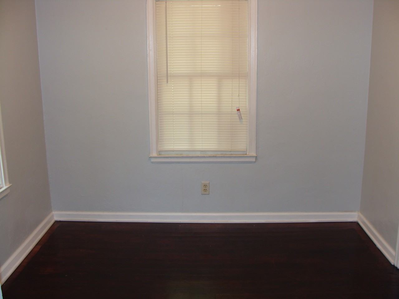 1306 E 55th St - Photo 3 of 8