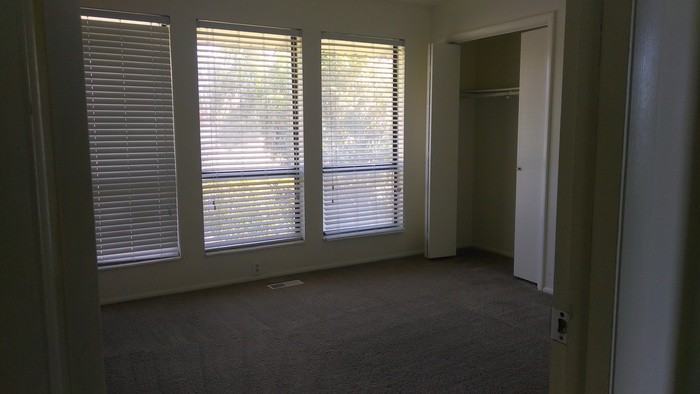 2730 S Edison St - Photo 2 of 16