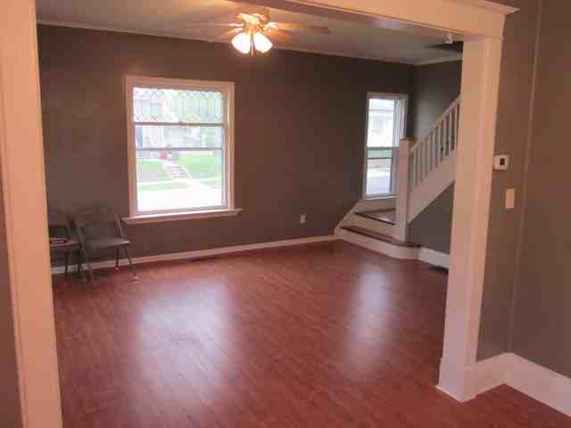 504 S Summit Ave - Photo 3 of 11