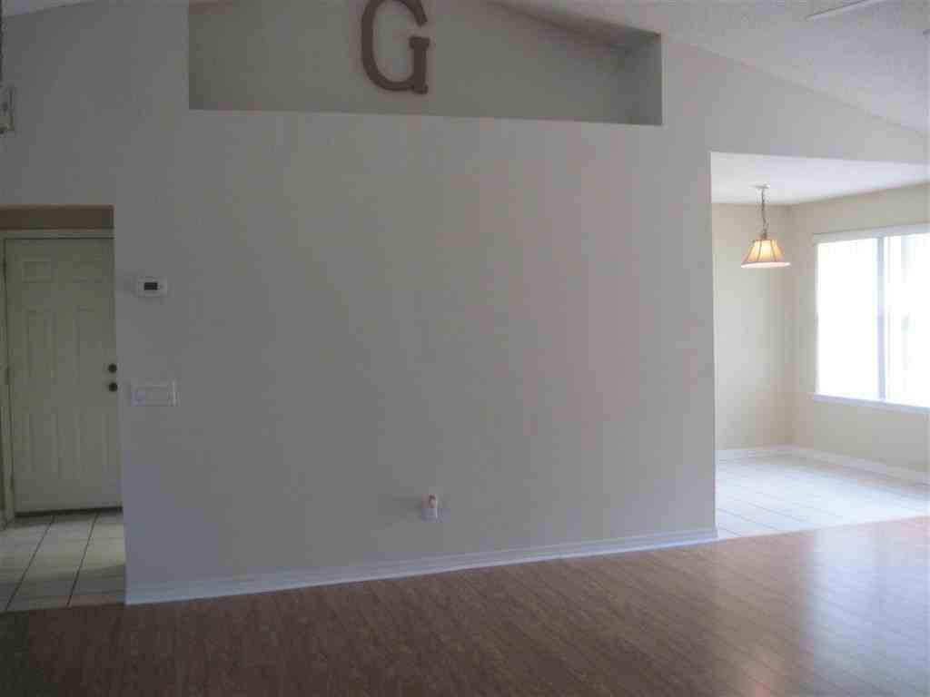 2112 Coral Creek Dr - Photo 2 of 18