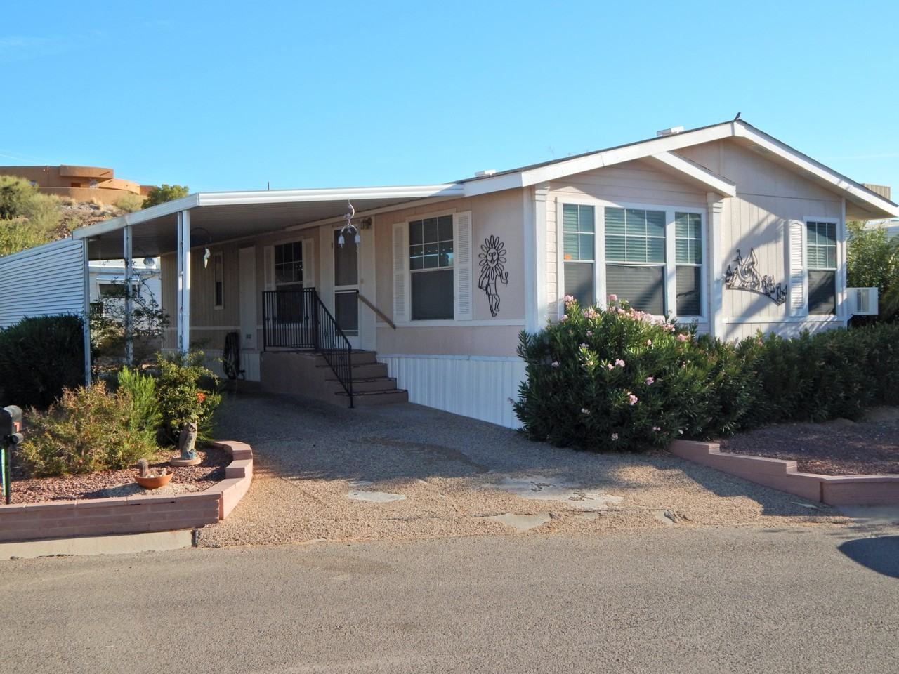 10732 N Highlands Dr - Photo 2 of 20