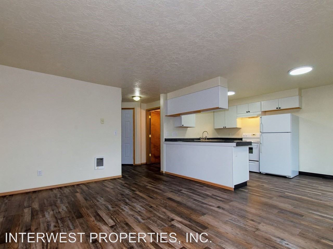 448 -- 450 SE 4TH ST - Photo 3 of 11