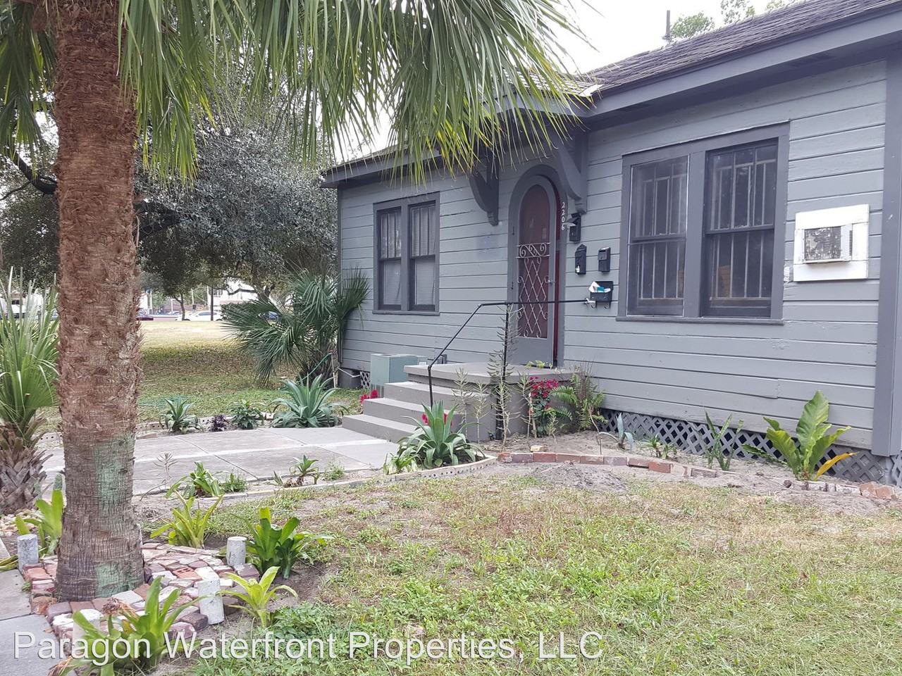 2206 N 12th St - Photo 2 of 8