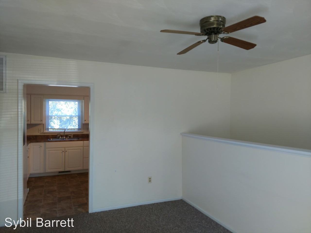 583 Stacie Dr - Photo 3 of 24