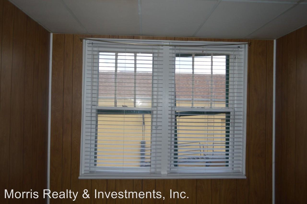 207 W Main St - Photo 3 of 17