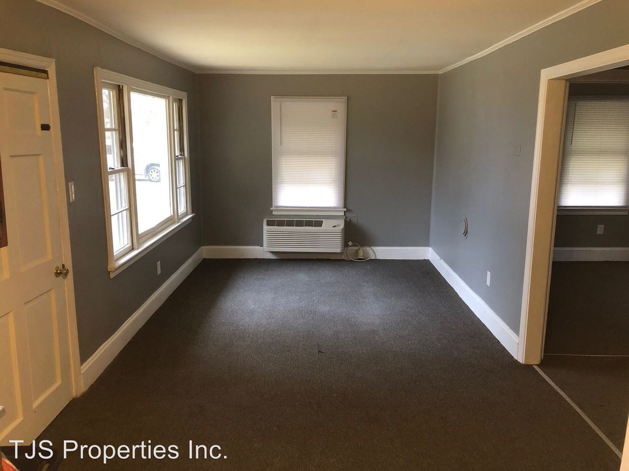102 Hadley St - Photo 2 of 5