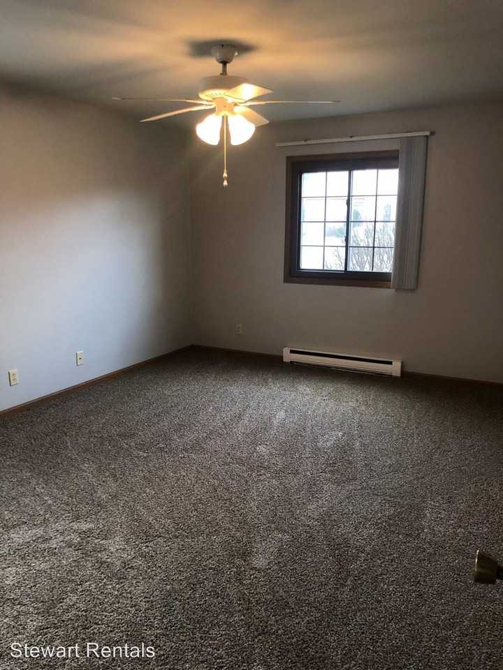 372 S Walnut 1-12 - Photo 2 of 6