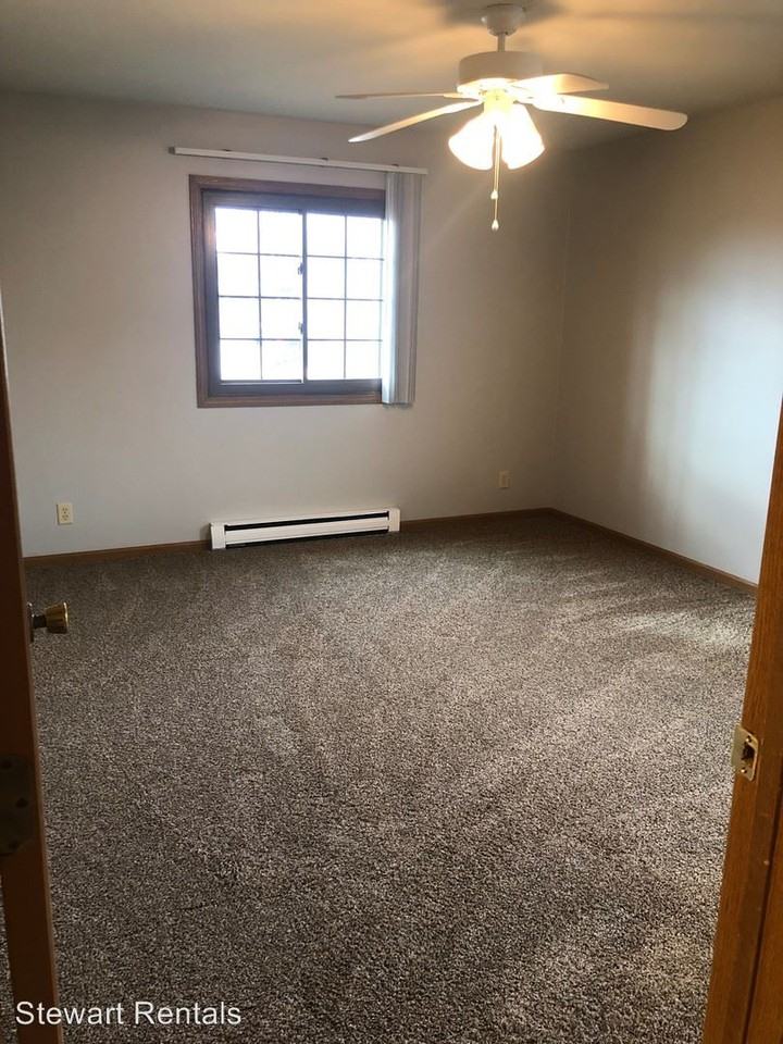 372 S Walnut 1-12 - Photo 3 of 6