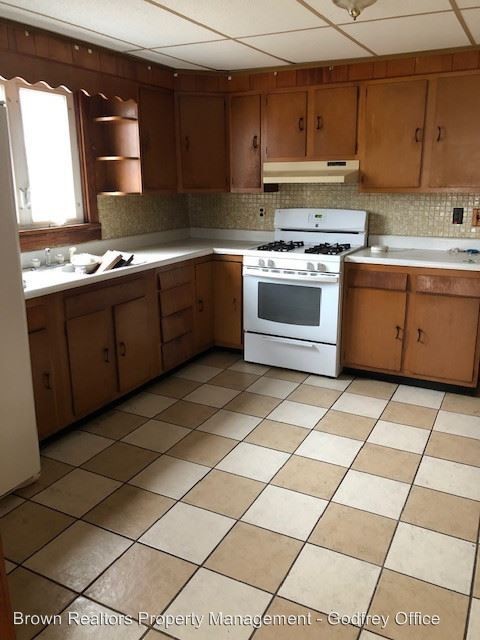 212 Curtis St - Photo 2 of 6