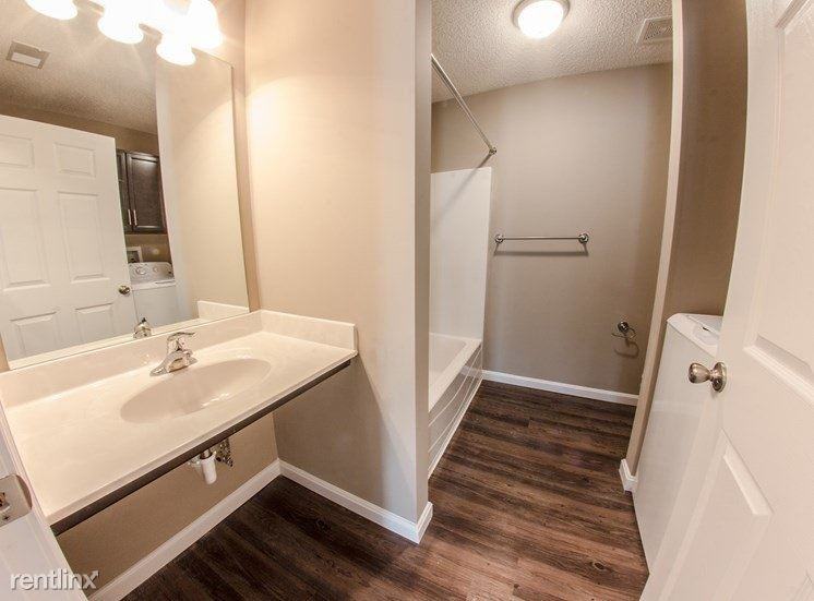 204 Pheasant Ave - Photo 3 of 6