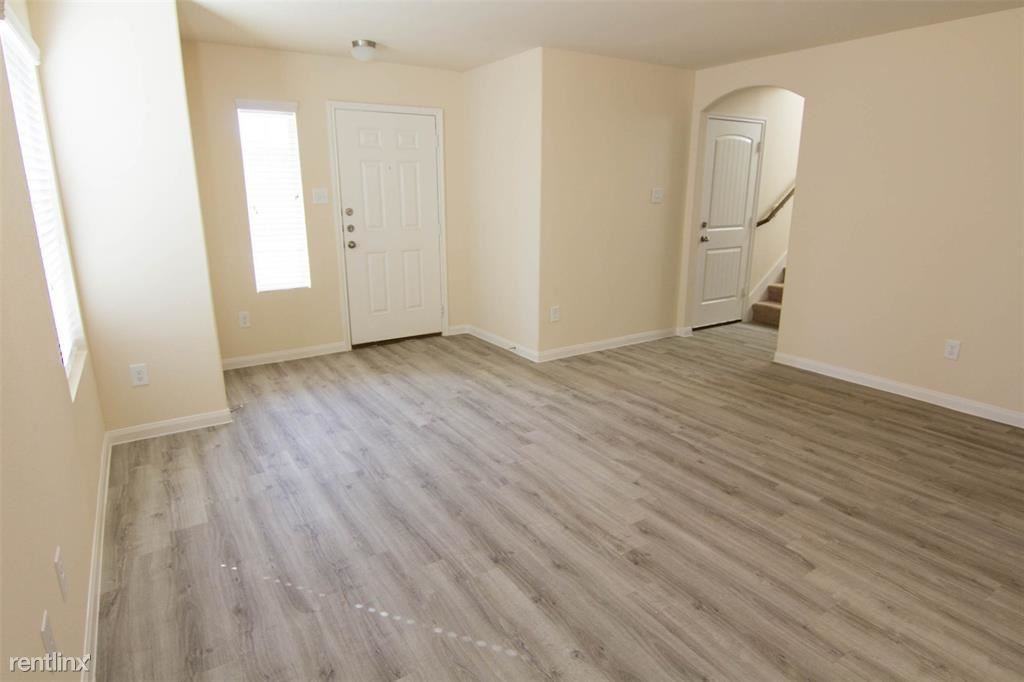 13804 Winding Path Lane - Photo 3 of 8