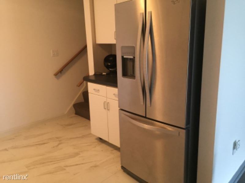 63 Katherine Ct - Photo 3 of 5