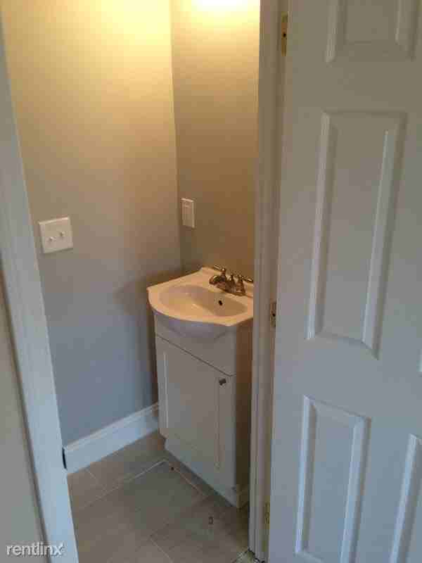 262 Main St - Photo 3 of 13