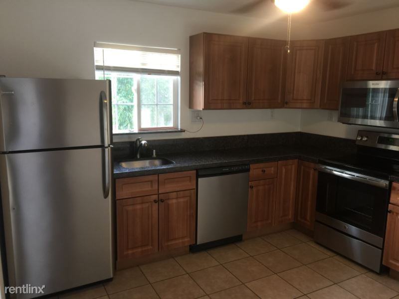 609 Riverside Ave - Photo 2 of 12