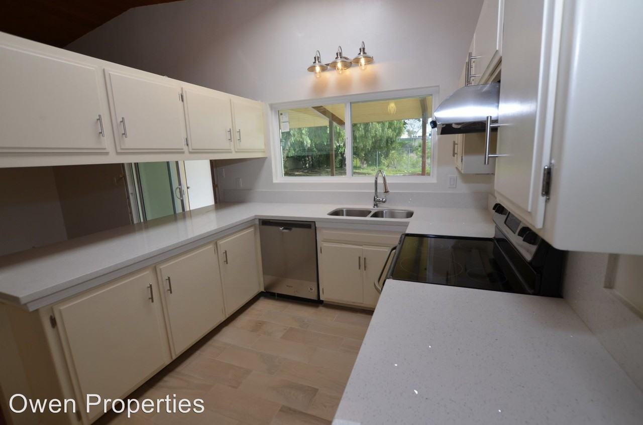 5237 Hewlwtt Dr. - Photo 3 of 19