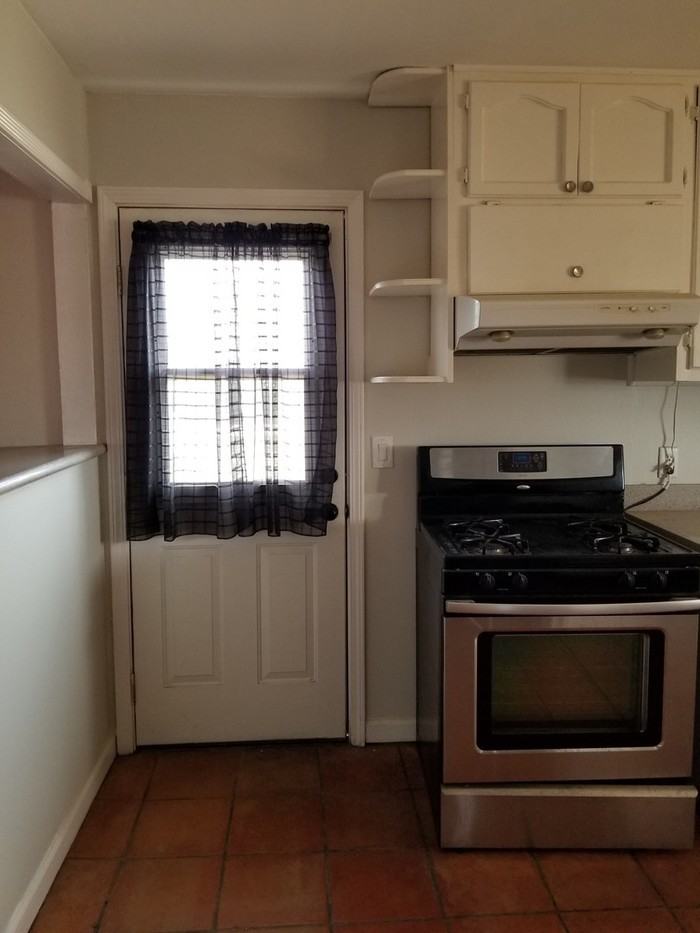 7033 W Ave A 2 - Photo 3 of 30