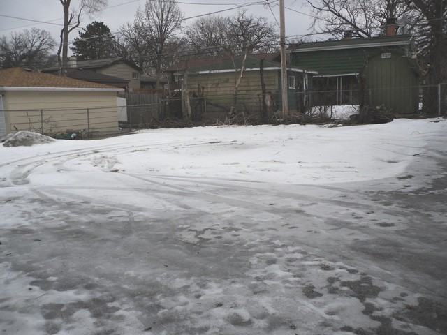 425 S Lake St - Photo 3 of 18