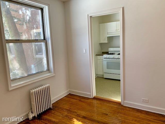 Bright 1 Bedroom Apt in Garden Style Complex - H/HW - Pets - Parking - North White Plains - Photo 2 of 8