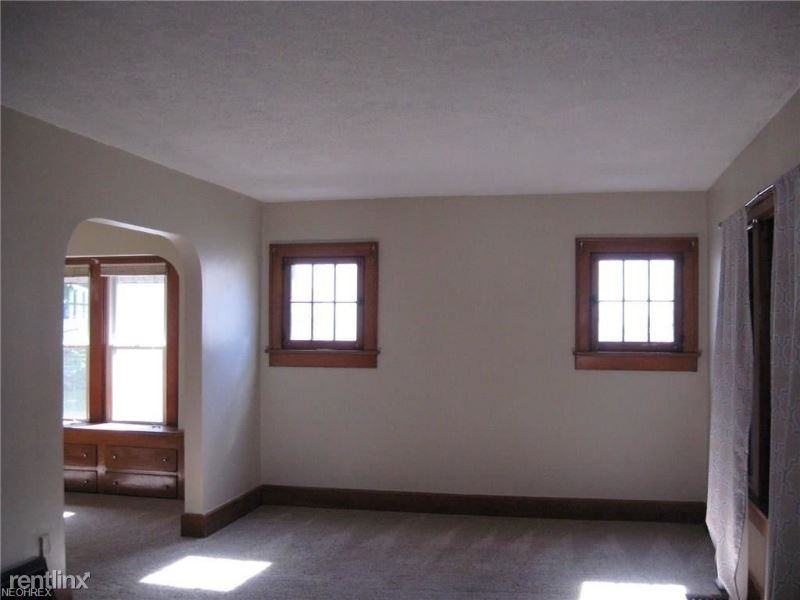 128 Stevenson Dr - Photo 2 of 9