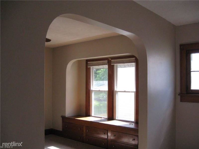 128 Stevenson Dr - Photo 3 of 9