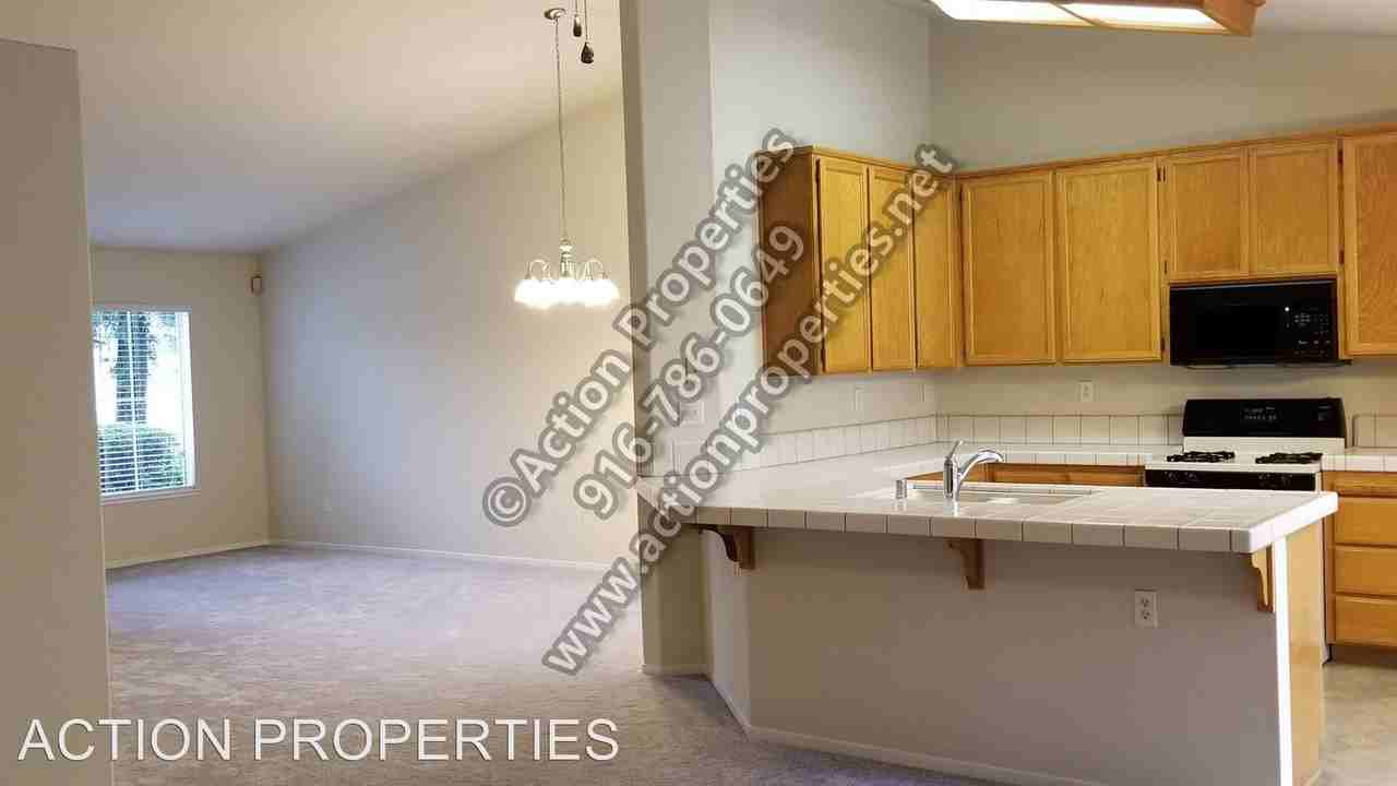 101 Stoffels Ct - Photo 3 of 29