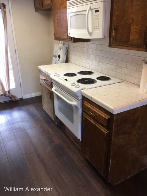 9413 Rosedale Hwy - Photo 3 of 11