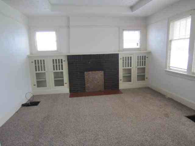 618 E Grand St - Photo 3 of 14