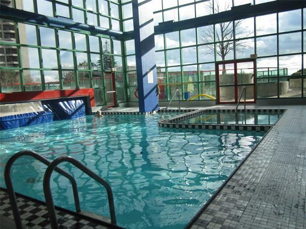 99 Harbour Square #2006