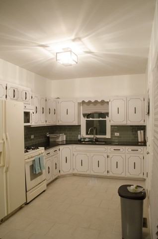 208 Spring St - Photo 2 of 6