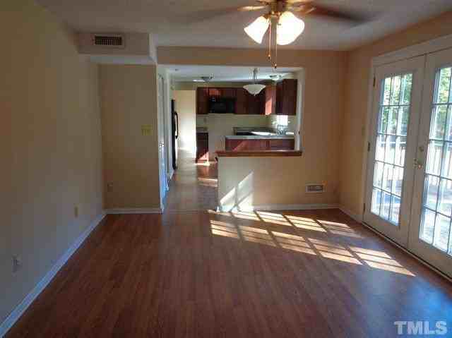 104 Benedict Ln - Photo 3 of 20