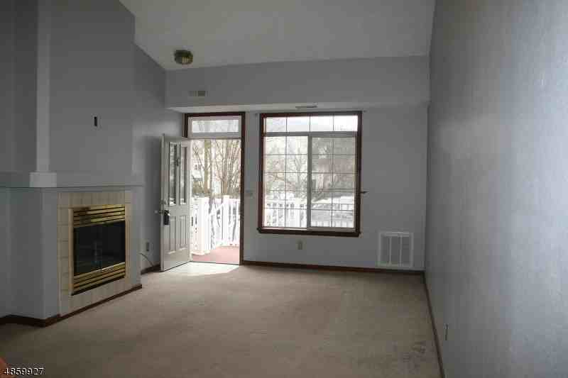 68 Wentworth Rd - Photo 3 of 8