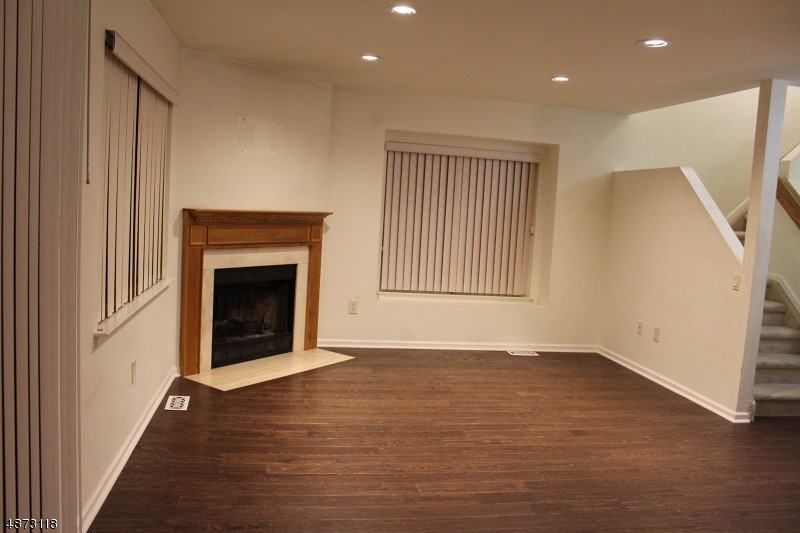 23 Primrose Ln - Photo 2 of 16