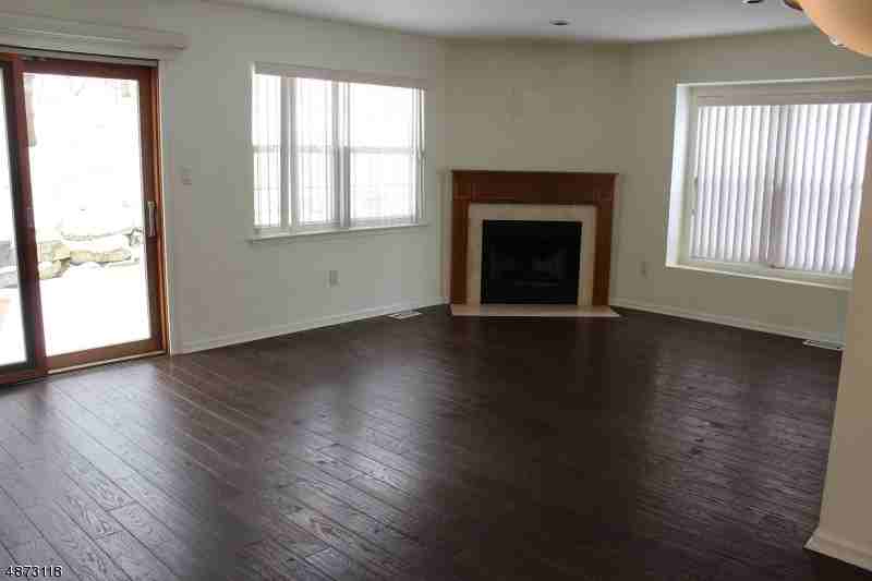 23 Primrose Ln - Photo 3 of 16